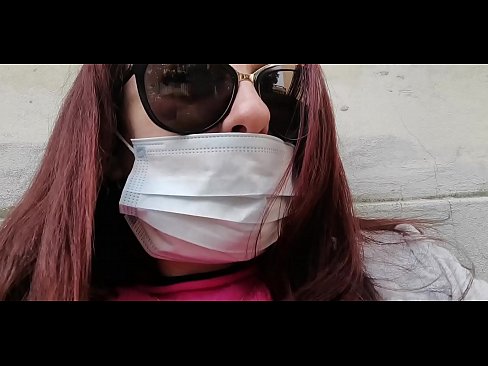 ❤️ Nicoletta yn dial ar ei chymydog ac yn pees yn ei garej (Cwarantîn Eidalaidd Arbennig Covid19) Sluts wrthon ni ❌❤