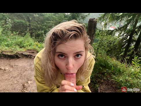 ❤️ Merch yn llyncu cum ar ôl blowjob cyhoeddus - Eva Elfi Sluts wrthon ni ❌❤